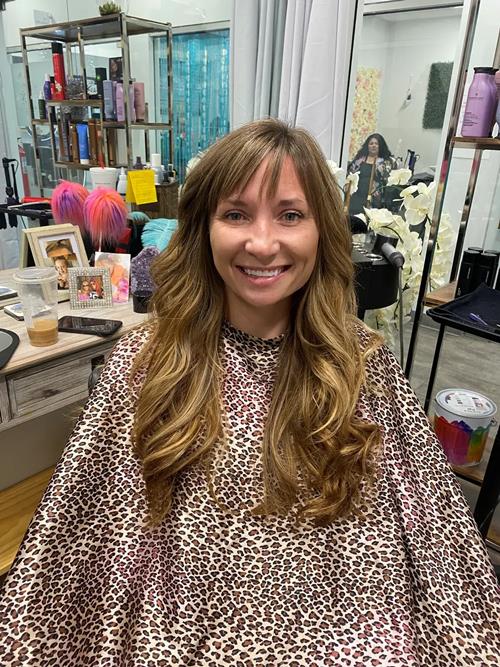 Denver hair extensions, Denver Colorado. A set of cute side swept bangs to accentuate this beautiful(..)